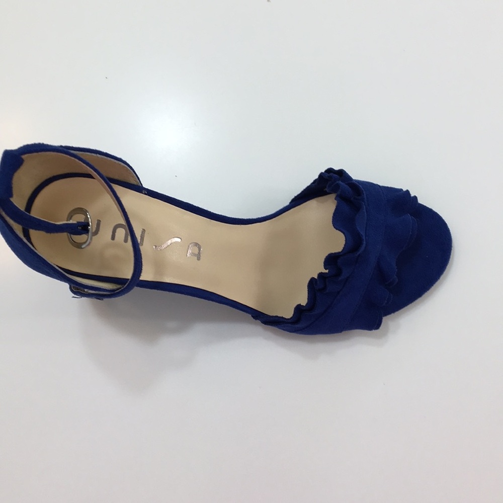 Shoes - Picture 5 of 5